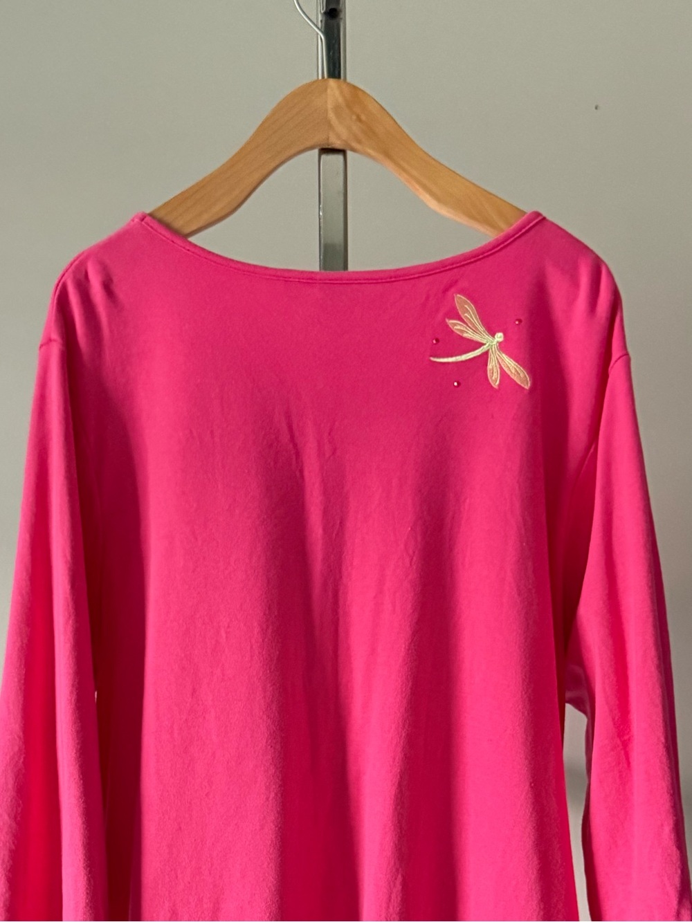 Quacker Factory Hot Pink Dragonfly Rhinestone Top 1X - Picture 9 of 14
